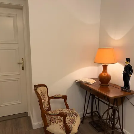 Apartmán Simcity I 2br Old Town Opulence W Self Check I Heated Floors I Washer And Dryer I Just 3 Min Walk To Main Square Bratislava